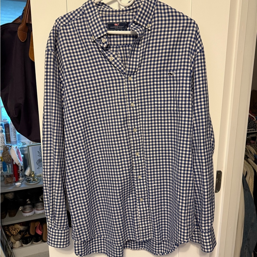 Vineyard Vines Blue and White Casual Button Down Shirt